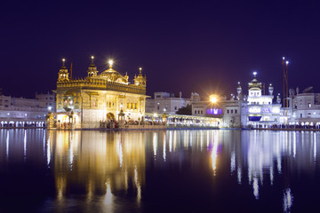 Fototapeta na wymiar Golden Temple at night, Amritsar, Punjab, India.