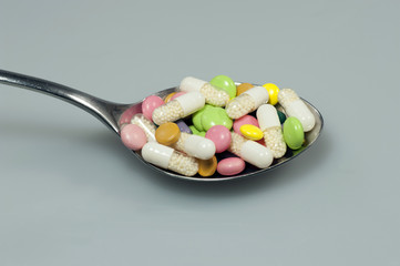 Medikamente auf Löffel