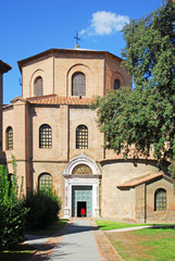 Fototapeta na wymiar Włochy, Ravenna, Bazylika św głównej Vitale wpisu