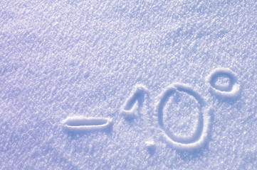 Minus 10 stopni napis na śniegu - obrazy, fototapety, plakaty