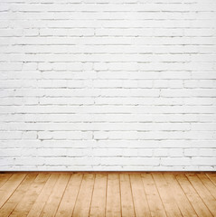 Innenraum mit Ziegelmauer