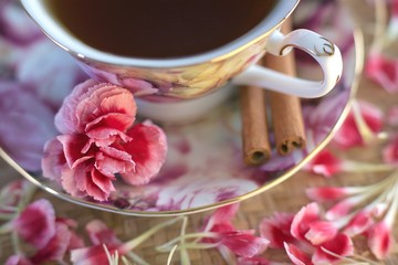 Obraz na płótnie Canvas Filiżanka herbaty z kwiatów