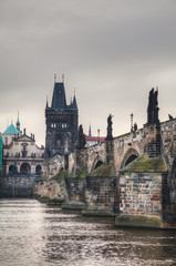 Obraz premium Charles bridge in Prague early in the morning