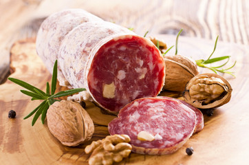 Walnuss salami