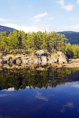 Fototapeta na wymiar Lake and mountains in setesdalen