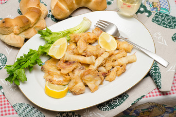 Vassoio di calamari fritti