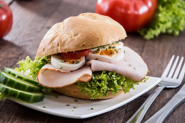 Small plate with Chicken Sandwich
