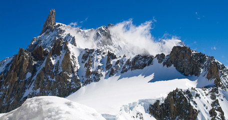 Dente del Gigante tra le nuvole