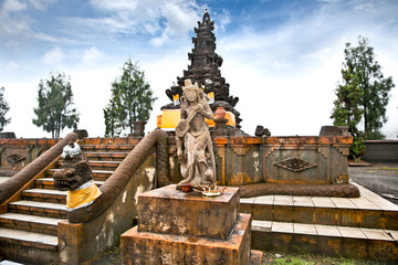 Fototapeta na wymiar Hinduskiej świątyni w pobliżu Mt. Bromo, East Java Indonezja