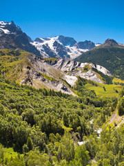 Naklejka premium Snow capped Mountain peaks