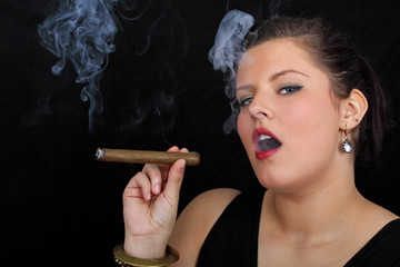 Zigarre rauchen