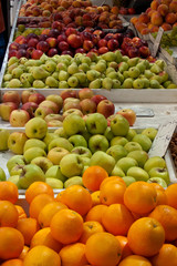 Fruitmarket Oranges and Apples