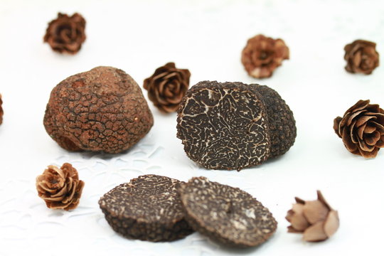 truffes noires coupées