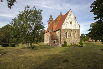 Fototapeta na wymiar Wieś Kościół
