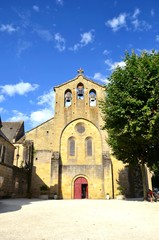 Fototapeta na wymiar Abbey kościół Saint-Étienne Aubazine
