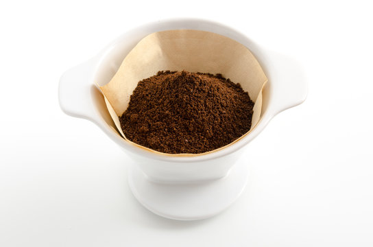 Kaffeepulver im Kaffeefilter