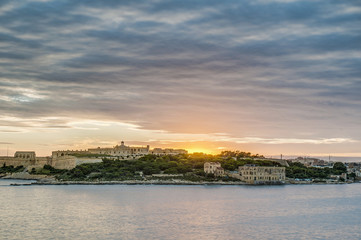 Obraz premium Manoel Island in front of Valletta, Malta