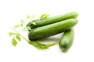 Salatgurke mit Kräuter