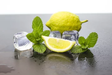 Tuinposter ijs met citroen en munt © Haller Tornello