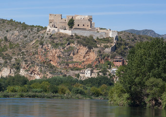 Fototapeta na wymiar Widok zamku Miravet.Catalonia.Spain