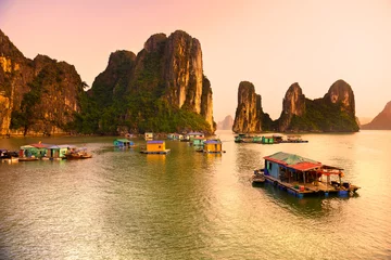 Abwaschbare Fototapete Halong Bay, Vietnam. Unesco World Heritage Site. © Luciano Mortula-LGM