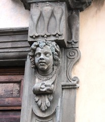 statua