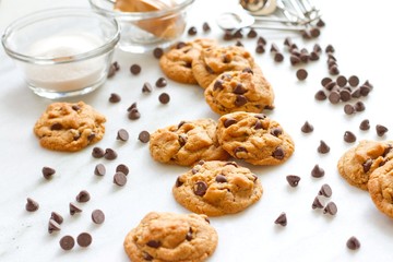 Flourless Peanut Butter and Chocolate Chip cookies_horizontal
