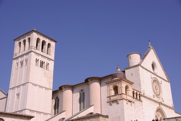 Fototapeta na wymiar Bazylika San Francesco w Asyżu w Toskanii we Włoszech