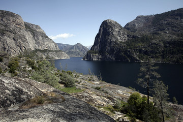 Fototapeta na wymiar Hetch Hetchy Reservoir, Yosemite National Park