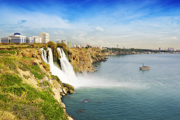 Fototapeta premium Wodospady Düden w Antalyi