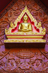 Fototapeta na wymiar Traditional Thai gable of the temple