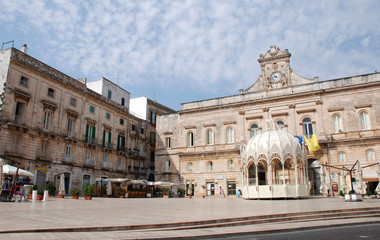 Fototapeta na wymiar Piazza w Ostuni