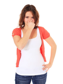 Attraktives M&auml;dchen riecht etwas unangenehmes