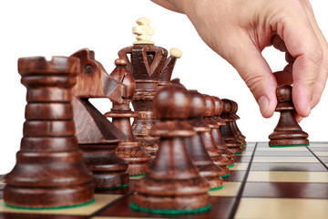 Figuren eines Schachspiel, Eröffnung, Bauer wird gesetzt
