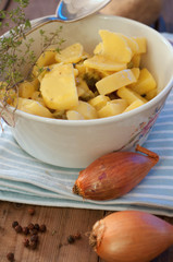 Kartoffelsalat mit Gurken