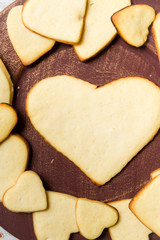 Heart-shaped cookies arranged on a plate no. 9