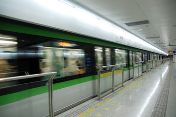 Shanghai Metro © lianxun zhang