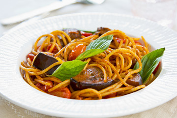 Spaghetti with aubergine and tomato