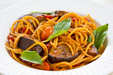 Spaghetti with aubergine and tomato