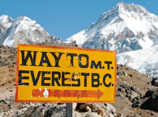 signpost way to mount everest b.c.