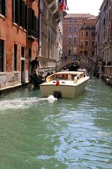 Fototapeta na wymiar Ballada Gondole A Venice - Italie