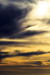 Obraz premium dramatic dark cloudy sunset