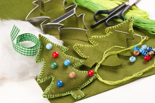Do it yourself felt Christmas tree