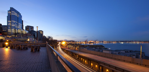 Fototapeta premium Seattle downtown, Pike Market at early morning before sunrise.