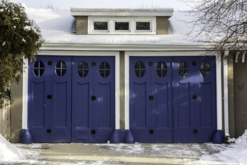 Naklejka premium Old fashion two car wooden garage