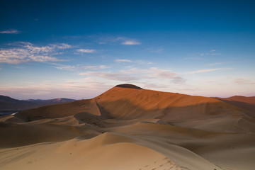 Fototapeta na wymiar Badan Jaran desert of China