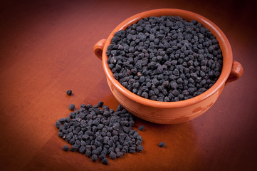 legumi secchi su fondo in legno