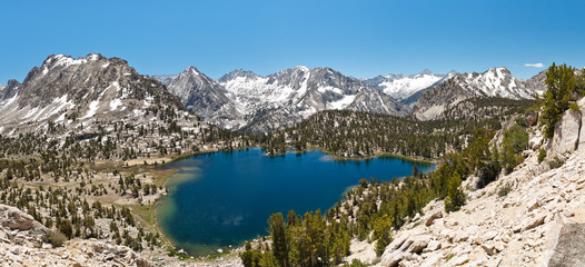 Fototapeta na wymiar Alpine Lake Panorama