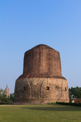 Fototapeta na wymiar Stupa w Sarnath Dhamekh, Varanasi, Indie.