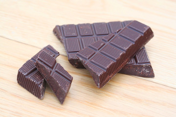 cioccolato su tavolo di legno